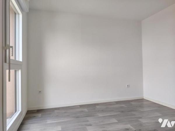 T2 RECENT AVEC BALCON PROCHE GARE