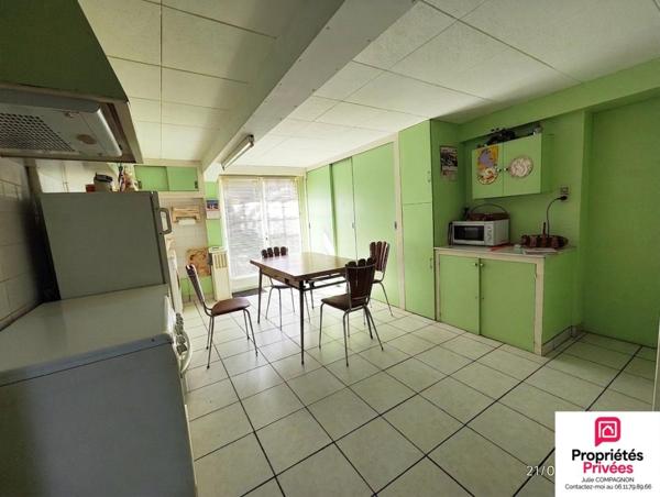 MAISON SUR SOUS-SOL 113 m² - 3 CHAMBRES - GARAGE ET JARDIN ET DEPENDANCES