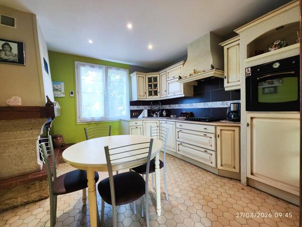 MAISON SUR SOUS-SOL 113 m² - 3 CHAMBRES - GARAGE ET JARDIN ET DEPENDANCES