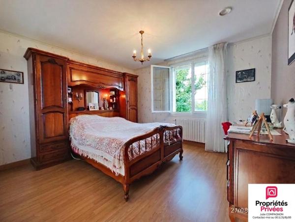 MAISON SUR SOUS-SOL 113 m² - 3 CHAMBRES - GARAGE ET JARDIN ET DEPENDANCES