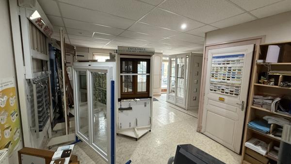 Vichy (03200) Vente à terme libre sur 8 ans - Immeuble avec local commercial, garage-atelier, bureaux et 4 appartements