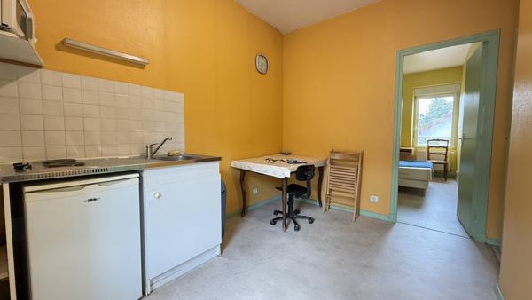 Vichy (03200) Vente à terme libre sur 8 ans - Immeuble avec local commercial, garage-atelier, bureaux et 4 appartements