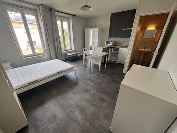 Appartement T1 meublé à louer à Reims, 2ème étage