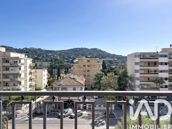 Location appartement 3 pièces 70 m² Le Cannet