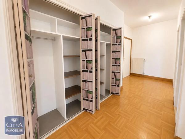Appartement à louer 3 pièces 85.02m² Quimper (29000)