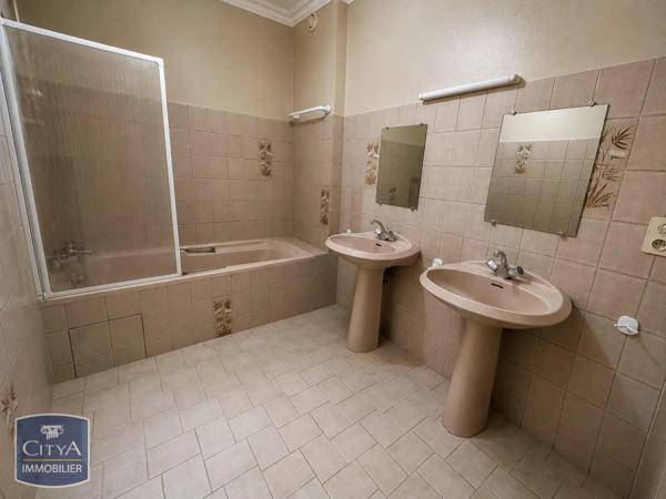 Appartement à louer 3 pièces 85.02m² Quimper (29000)