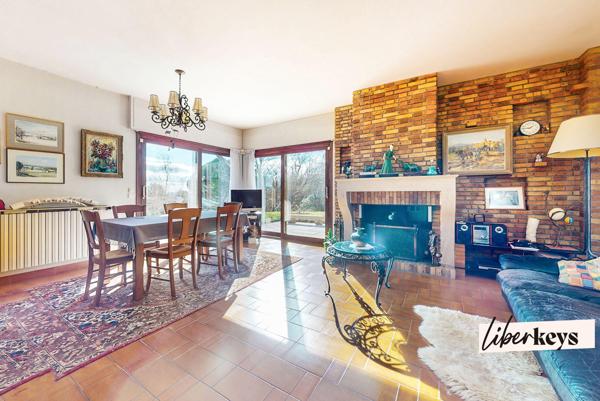 SAINT DIDIER AU MONT D'OR - MAISON D'ARCHITECTE de 180m² - TERRAIN AVEC VUE - 2224m²