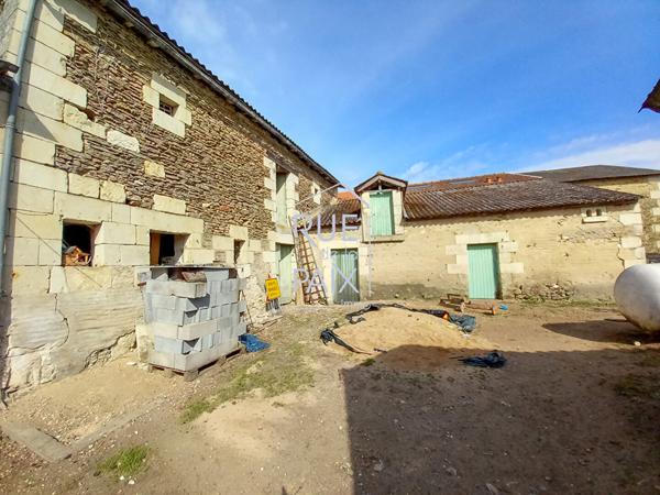 86140 LENCLOITRE Maison à finir de rénover avec fort potentiel