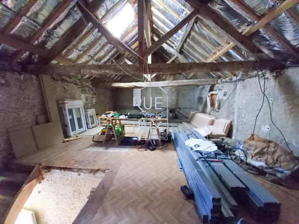 86140 LENCLOITRE Maison à finir de rénover avec fort potentiel