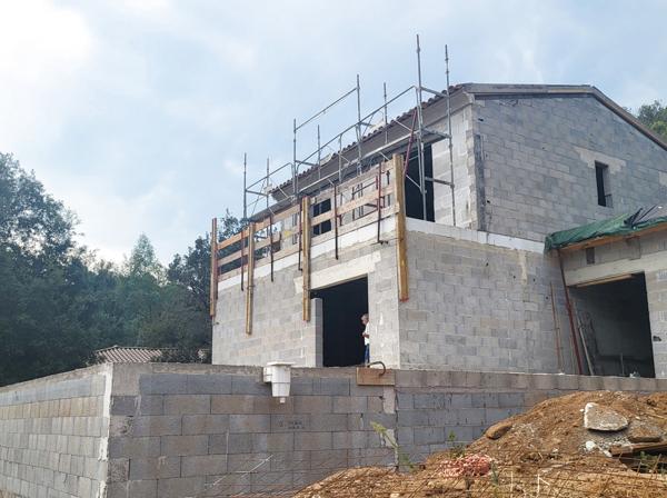 Villa récente F5 + F1 avec piscine Bastelicaccia (20129)