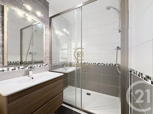 Appartement F5 à vendre  5 pièces - 113,27 m 2   LYON  - 69008