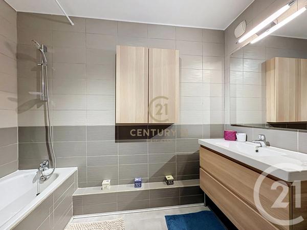 Appartement F5 à vendre  5 pièces - 113,27 m 2   LYON  - 69008