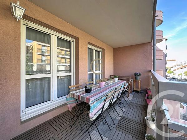 Appartement F5 à vendre  5 pièces - 113,27 m 2   LYON  - 69008