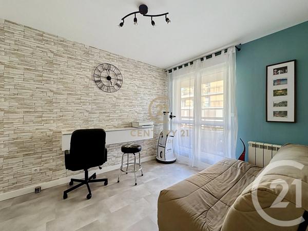 Appartement F5 à vendre  5 pièces - 113,27 m 2   LYON  - 69008