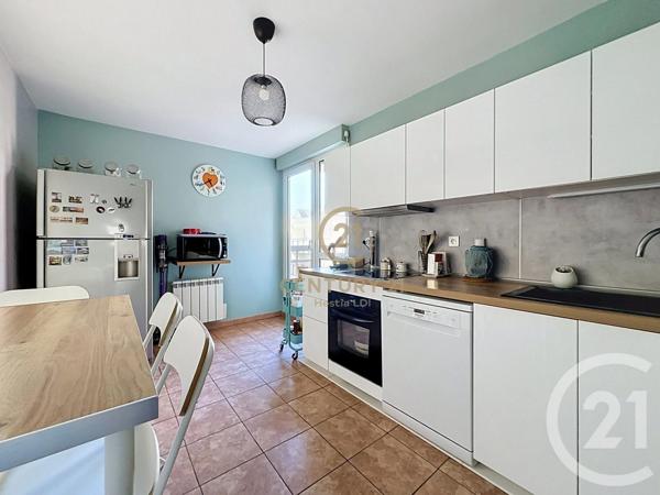 Appartement F5 à vendre  5 pièces - 113,27 m 2   LYON  - 69008