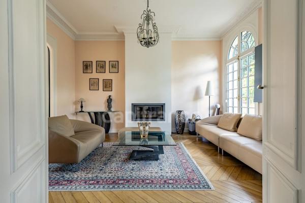 Maison bourgeoise à vendre 12 pièces SOISSONS (02)