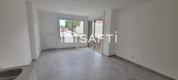 APPARTEMENT AVEC TERRASSE COUVERTE, JARDIN PRIVATIF ET 2 PARKINGS