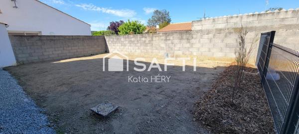 APPARTEMENT AVEC TERRASSE COUVERTE, JARDIN PRIVATIF ET 2 PARKINGS