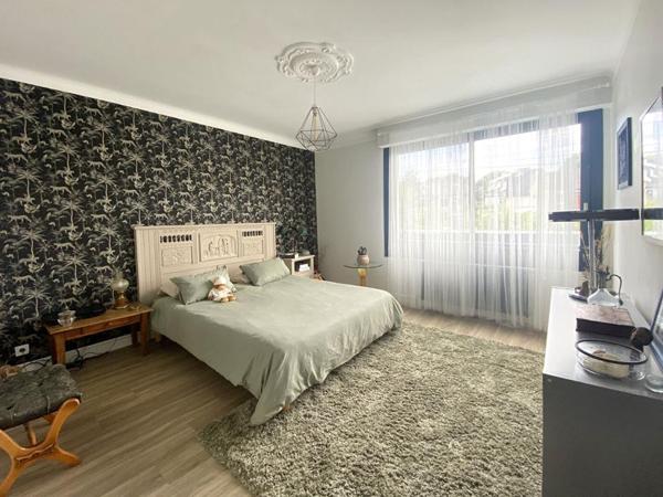 Appartement  4 pièce(s) 133 m2