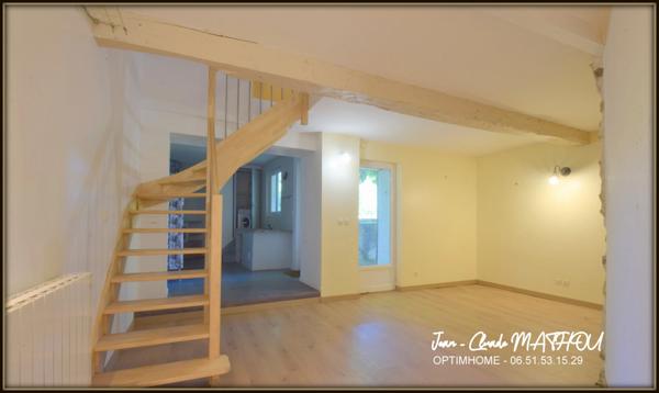 Maison T6 210 m2 5 chambres avec garage et jardin abrité