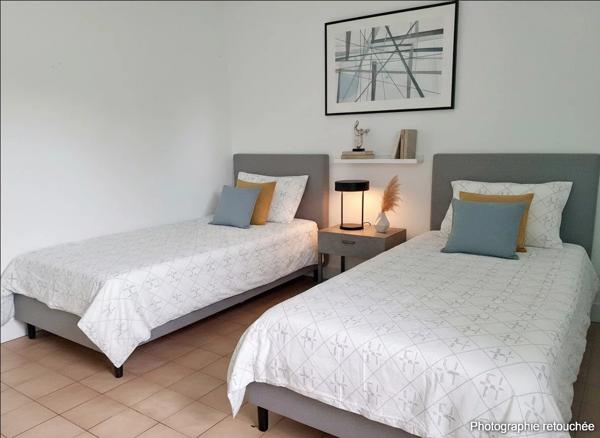 Maison de plain-pied avec dépendance aménageable