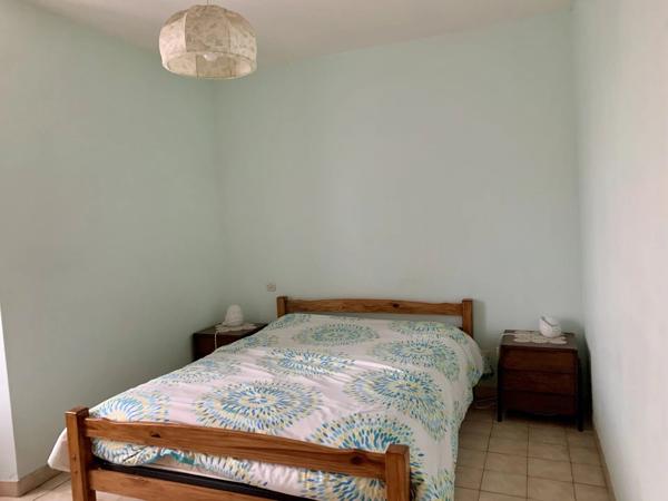 Maison de plain-pied avec dépendance aménageable