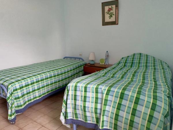 Maison de plain-pied avec dépendance aménageable