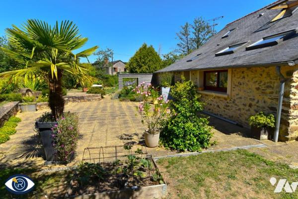 Maison à vendre située en bordure de rivière à Montigné-le-Brillant