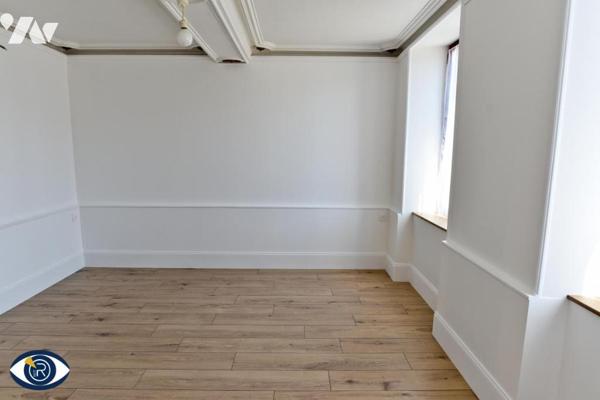 Maison à vendre située en bordure de rivière à Montigné-le-Brillant