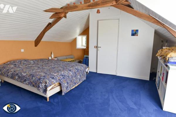 Maison à vendre située en bordure de rivière à Montigné-le-Brillant