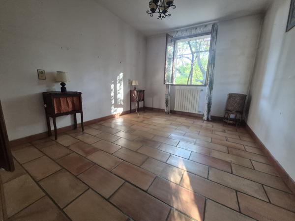 Saint-Rémy-de-Provence (13210) *** SOUS COMPROMIS*** - SAINT-REMY-DE-PCE (13210) - MAISON 5 CHAMBRES AVEC JARDIN ET GARAGE