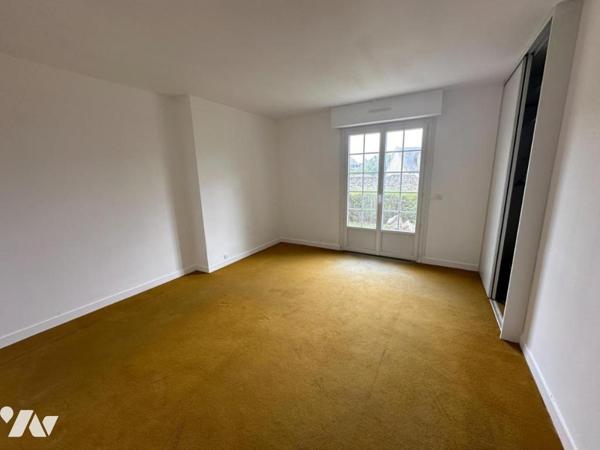 SAINT MALO - SAINT SERVAN - Maison (1977) spacieuse (195m²) - 5 chambres dont une en RDC