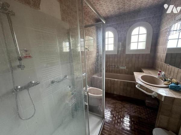 SAINT MALO - SAINT SERVAN - Maison (1977) spacieuse (195m²) - 5 chambres dont une en RDC