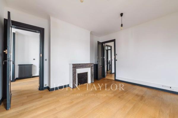 MAISON DE MAÎTRE EN PIERRE DU XIXᵉ SIÈCLE - JUSQU’À 18 BUREAUX - PARKING PRIVÉ 17 PLACES - JOHN TAYLOR BORDEAUX