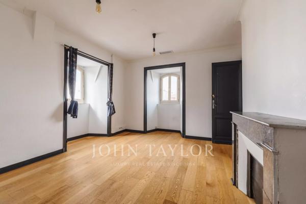 MAISON DE MAÎTRE EN PIERRE DU XIXᵉ SIÈCLE - JUSQU’À 18 BUREAUX - PARKING PRIVÉ 17 PLACES - JOHN TAYLOR BORDEAUX