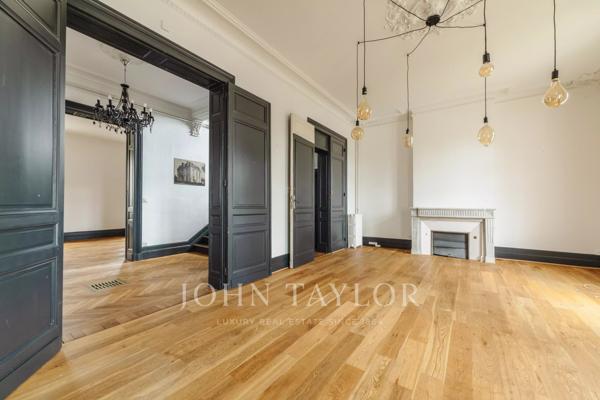 MAISON DE MAÎTRE EN PIERRE DU XIXᵉ SIÈCLE - JUSQU’À 18 BUREAUX - PARKING PRIVÉ 17 PLACES - JOHN TAYLOR BORDEAUX