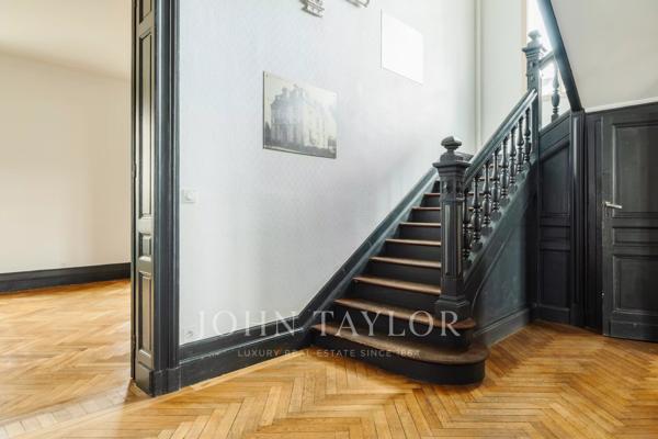 MAISON DE MAÎTRE EN PIERRE DU XIXᵉ SIÈCLE - JUSQU’À 18 BUREAUX - PARKING PRIVÉ 17 PLACES - JOHN TAYLOR BORDEAUX