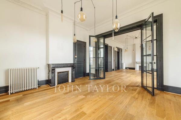 MAISON DE MAÎTRE EN PIERRE DU XIXᵉ SIÈCLE - JUSQU’À 18 BUREAUX - PARKING PRIVÉ 17 PLACES - JOHN TAYLOR BORDEAUX