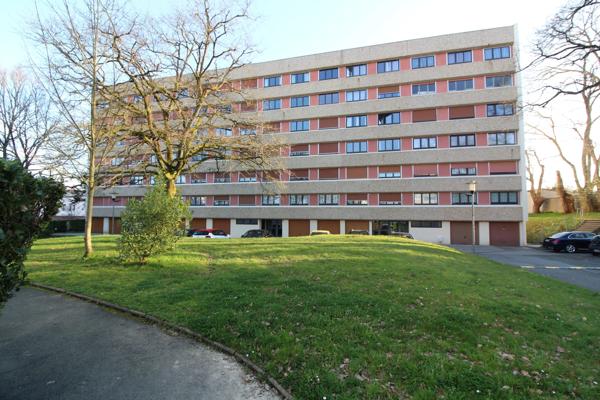 Appartement avec ASCENCEUR à vendre avec 3 CHAMBRES et 5 pièces LA ROCHE SUR YON (85)