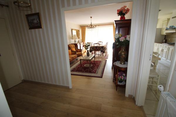 Appartement avec ASCENCEUR à vendre avec 3 CHAMBRES et 5 pièces LA ROCHE SUR YON (85)