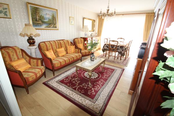 Appartement avec ASCENCEUR à vendre avec 3 CHAMBRES et 5 pièces LA ROCHE SUR YON (85)