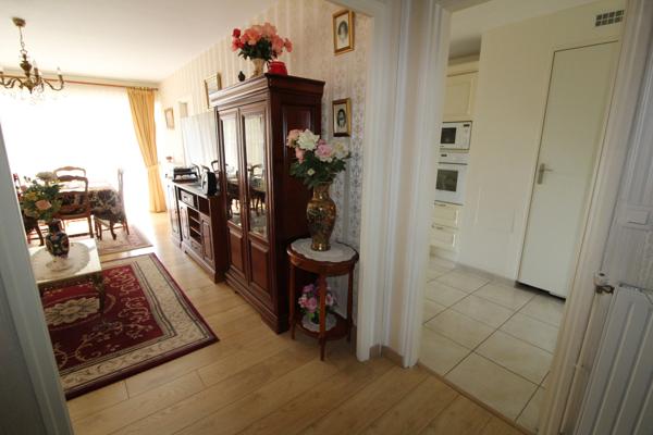 Appartement avec ASCENCEUR à vendre avec 3 CHAMBRES et 5 pièces LA ROCHE SUR YON (85)