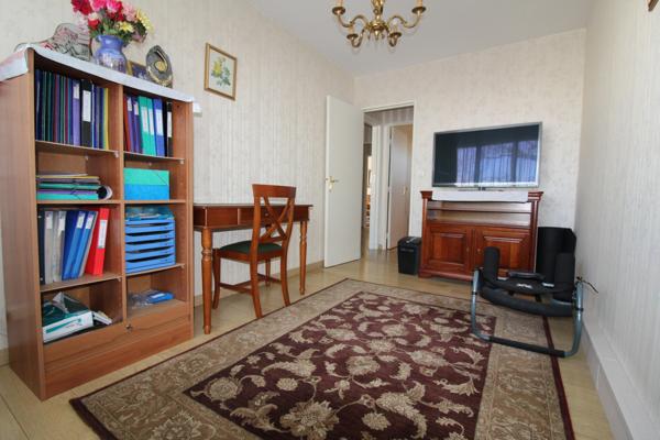 Appartement avec ASCENCEUR à vendre avec 3 CHAMBRES et 5 pièces LA ROCHE SUR YON (85)