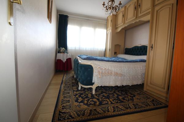 Appartement avec ASCENCEUR à vendre avec 3 CHAMBRES et 5 pièces LA ROCHE SUR YON (85)