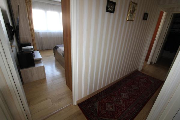 Appartement avec ASCENCEUR à vendre avec 3 CHAMBRES et 5 pièces LA ROCHE SUR YON (85)