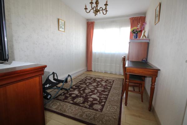 Appartement avec ASCENCEUR à vendre avec 3 CHAMBRES et 5 pièces LA ROCHE SUR YON (85)