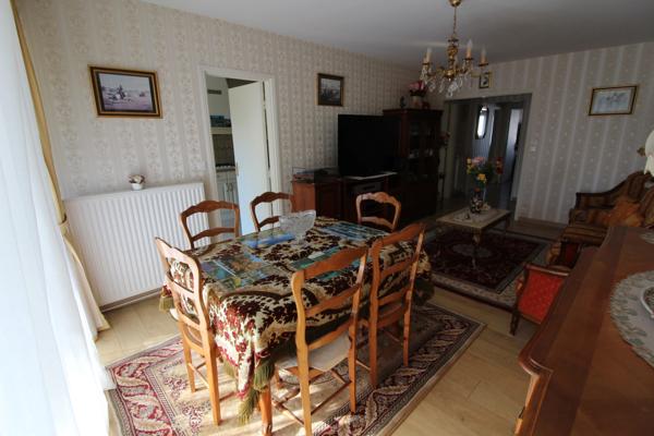 Appartement avec ASCENCEUR à vendre avec 3 CHAMBRES et 5 pièces LA ROCHE SUR YON (85)