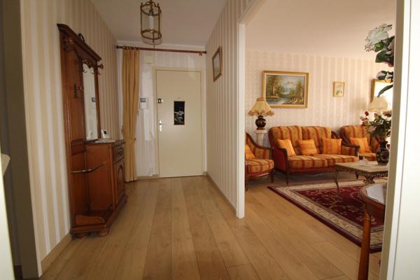 Appartement avec ASCENCEUR à vendre avec 3 CHAMBRES et 5 pièces LA ROCHE SUR YON (85)