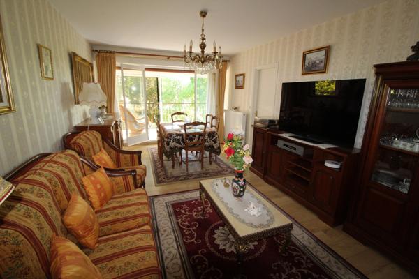 Appartement avec ASCENCEUR à vendre avec 3 CHAMBRES et 5 pièces LA ROCHE SUR YON (85)