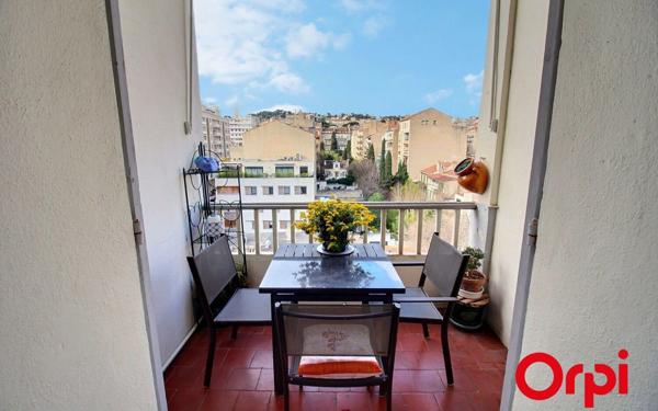 Appartement à vendre    3 pièces • 90,53 m2 Marseille 8